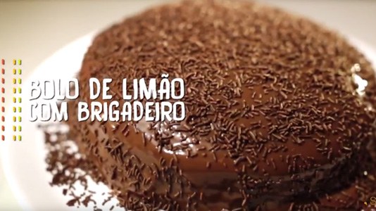 Receita de Bolo de Limão com Brigadeiro