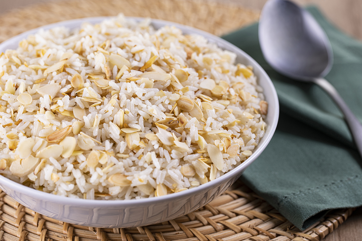 ARROZ COM AMÊNDOAS