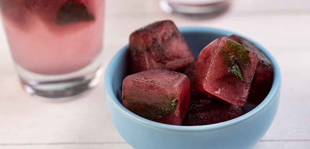 ÁGUA DE COCO COM GELINHOS DECORADOS