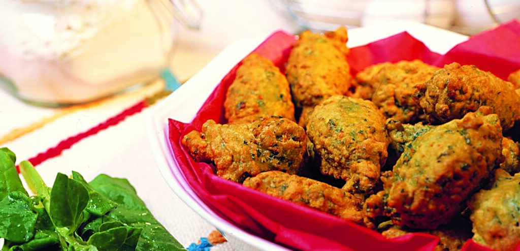 BOLINHO DE ESPINAFRE COM QUEIJO