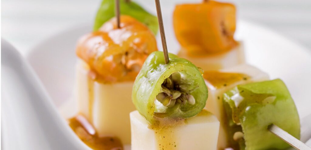 APERITIVO DE PIMENTA COM QUEIJO