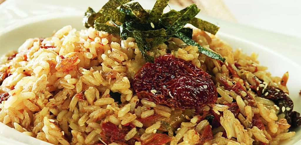 ARROZ COM BACALHAU E TOMATE SECO