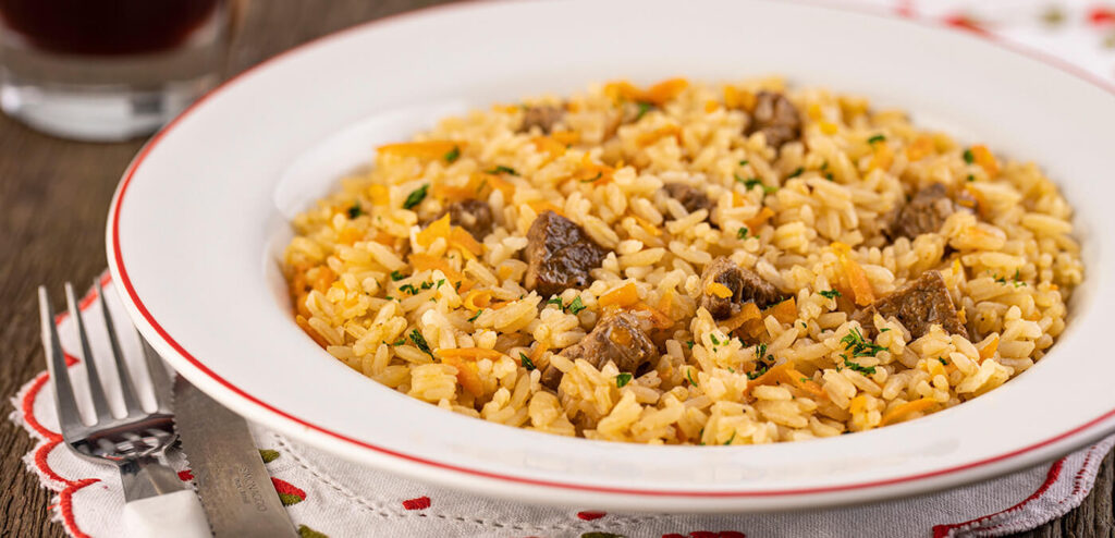 ARROZ COM CARNE E LEGUMES