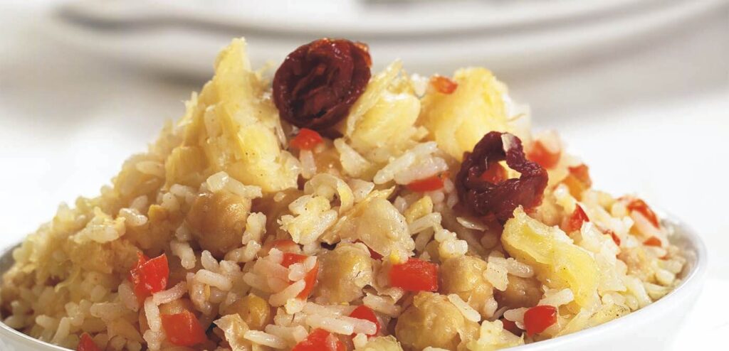 ARROZ COM GRÃO-DE-BICO E BACALHAU