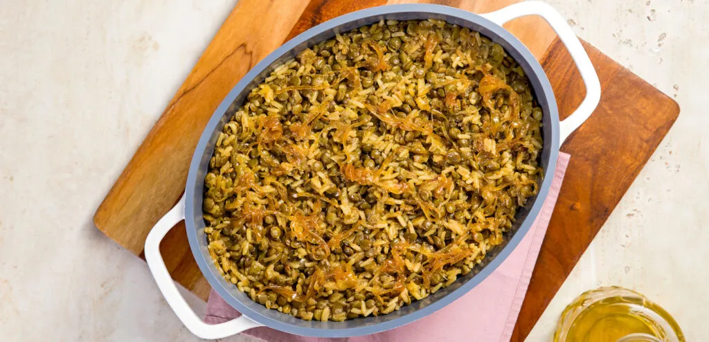 Arroz com Lentilha e Cebola Caramelizada