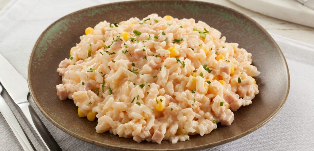 ARROZ COM MAIONESE E MILHO
