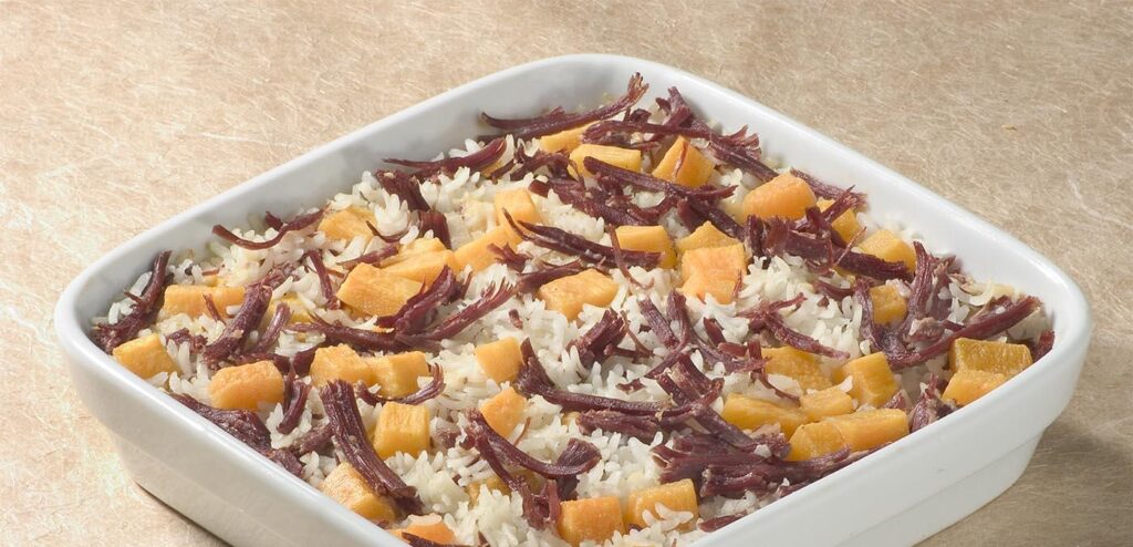 ARROZ DE FORNO COM CARNE-SECA E ABÓBORA