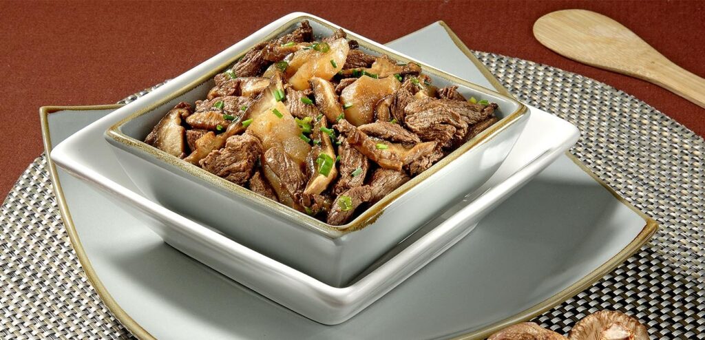 BABY BEEF À MODA ORIENTAL