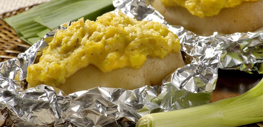 BAKED POTATO COM ALHO-PORÓ