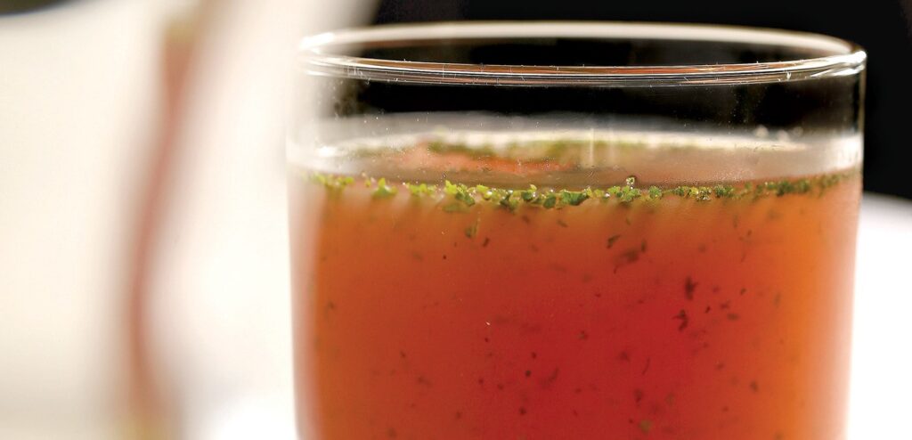 BEBIDA DE GOIABA E HORTELÃ