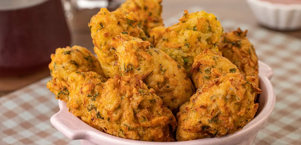 Bolinho de Arroz com Ramas de Cenoura