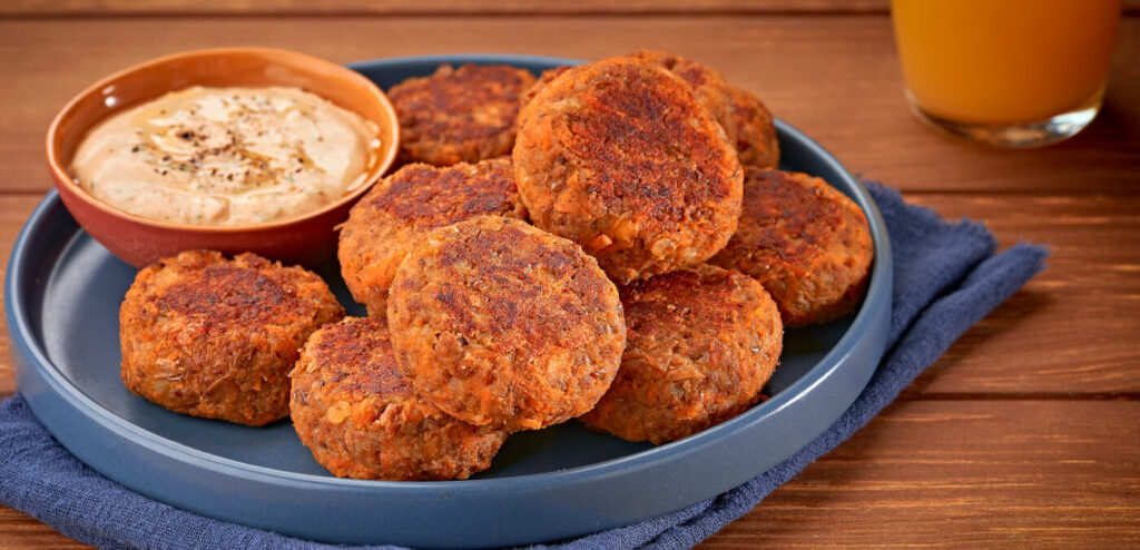 BOLINHO DE LENTILHA COM CARNE MOÍDA