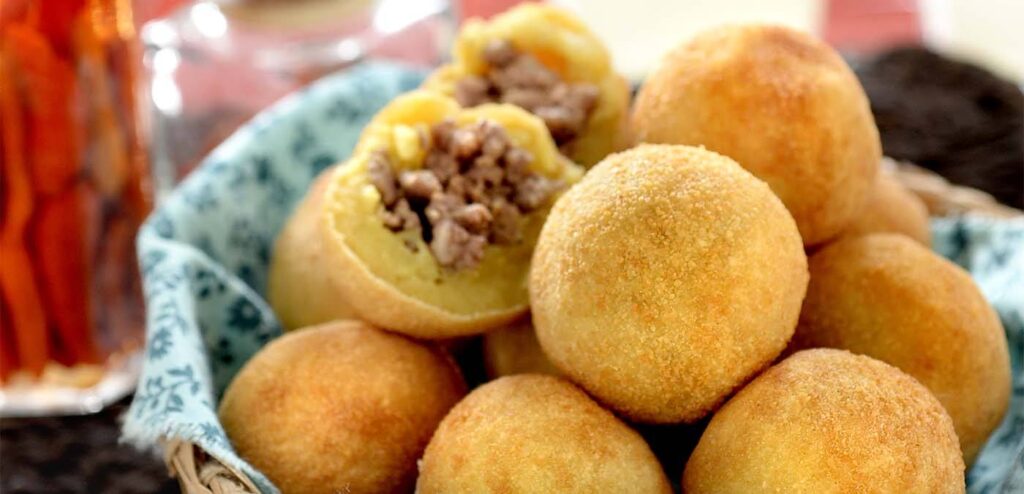 BOLINHOS DE CARNE