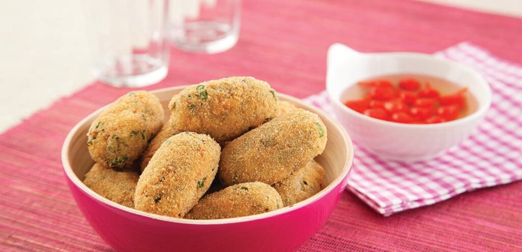 BOLINHOS DE MANDIOCA COM COUVE E BACON