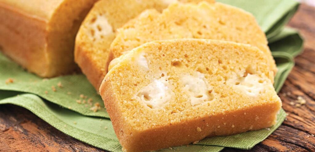 BOLO DE FUBÁ SALGADO