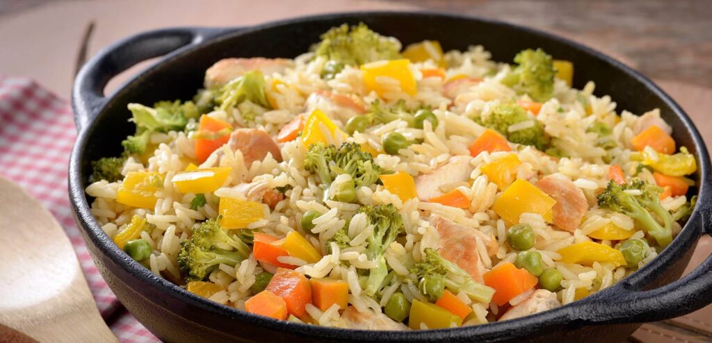 CAÇAROLA DE ARROZ COM FRANGO