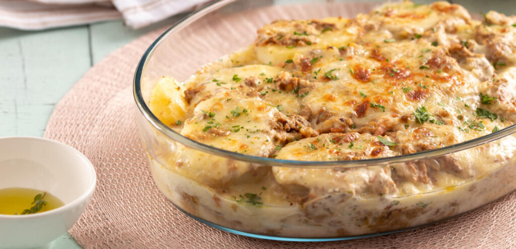CAMADAS DE BATATA E ATUM