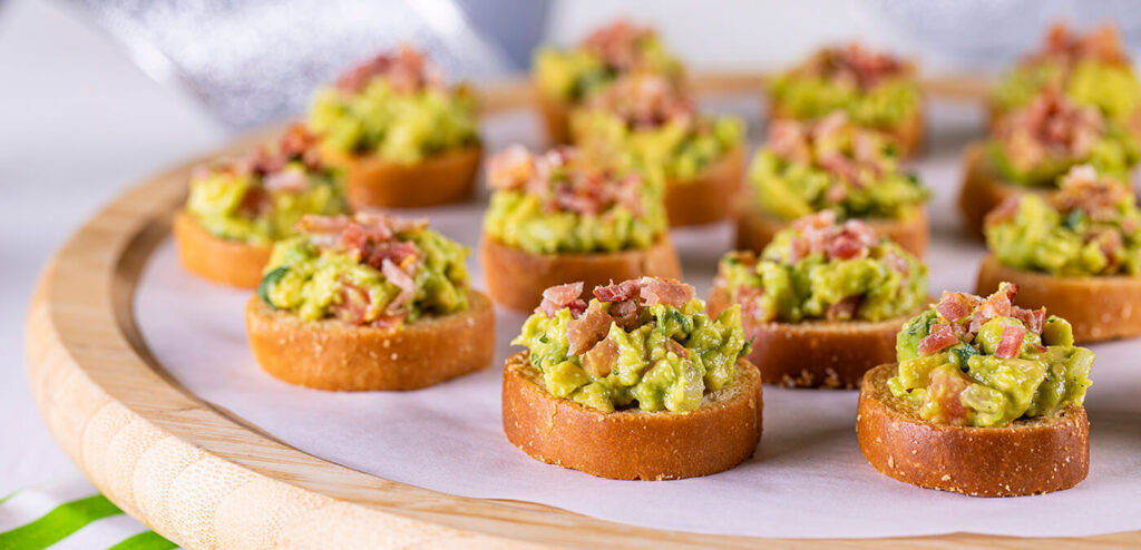 CANAPÉS DE AVOCADO