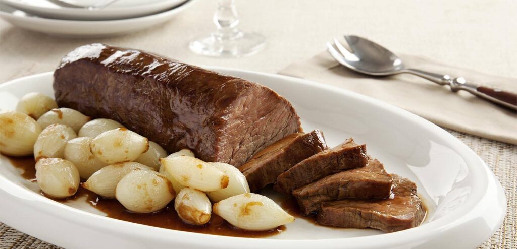 CARNE ASSADA COM MINICEBOLAS