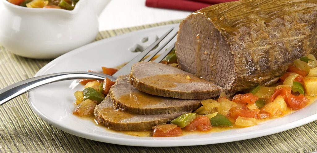 CARNE DE PANELA AO MOLHO VERMELHO