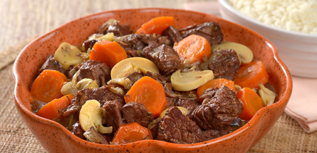 CARNE DE PANELA COM VINHO