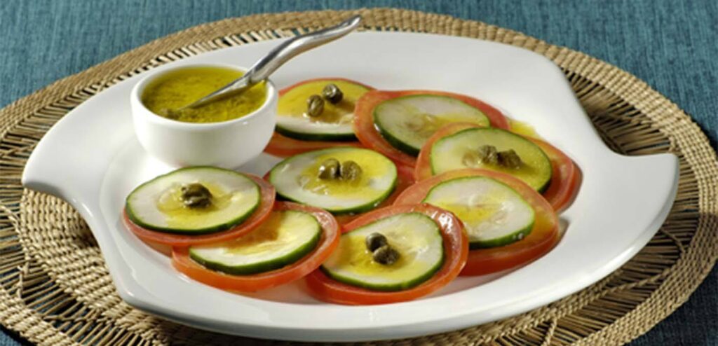 CARPACCIO DE TOMATE E PEPINO