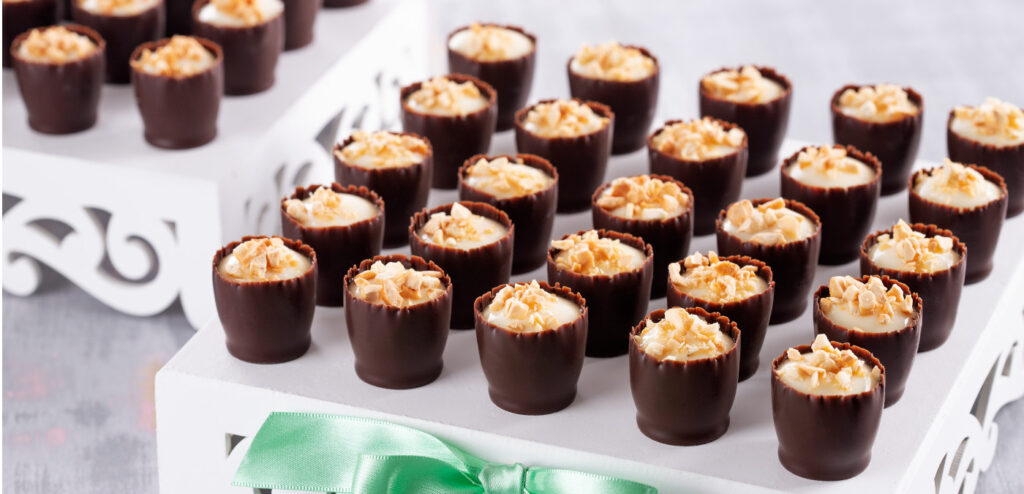 COPINHOS DE CHOCOLATE COM LIMÃO