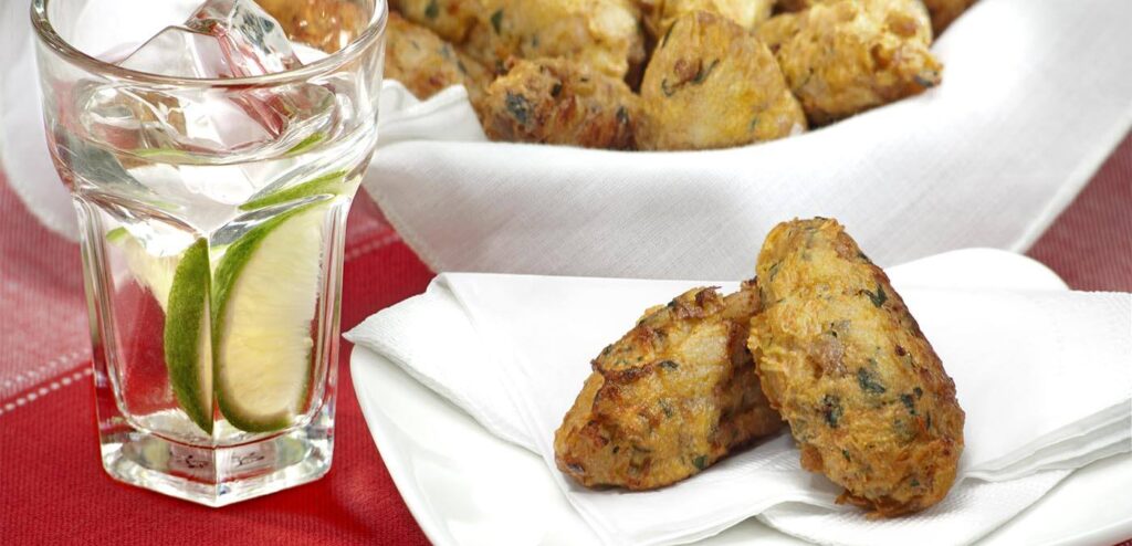 CROQUETES DE FRANGO E VEGETAIS