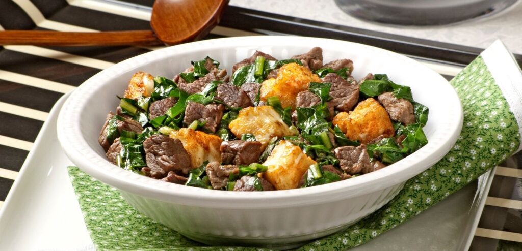 CUBINHOS DE CARNE COM QUEIJO