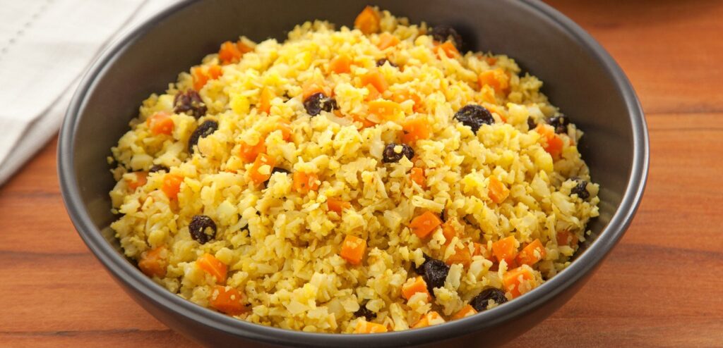 CUSCUZ DE COUVE-FLOR E VEGETAIS