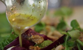 Como fazer uma salada deliciosa