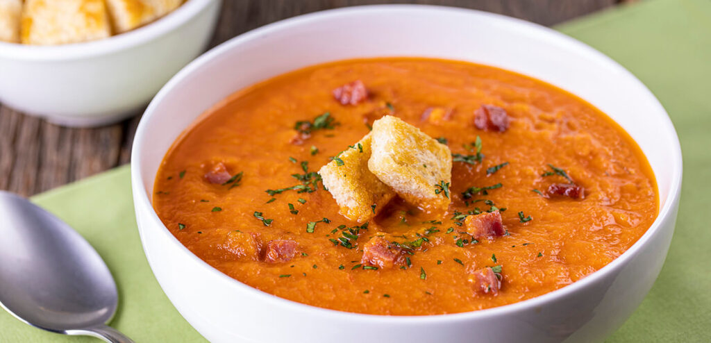 DELICIOSA SOPA DE TOMATE COM CENOURA