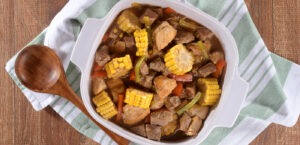 ENSOPADO DE CARNE, FRANGO E LEGUMES