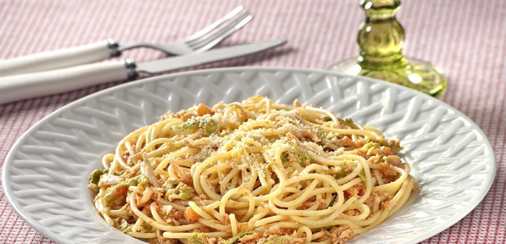 ESPAGUETE À MODA DE CASA