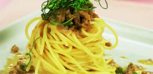 Miniatura da imagem do produto ESPAGUETE COM MOLHO DE GENGIBRE E PESCADA