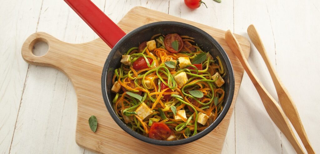 ESPAGUETE DE CENOURA E ABOBRINHA