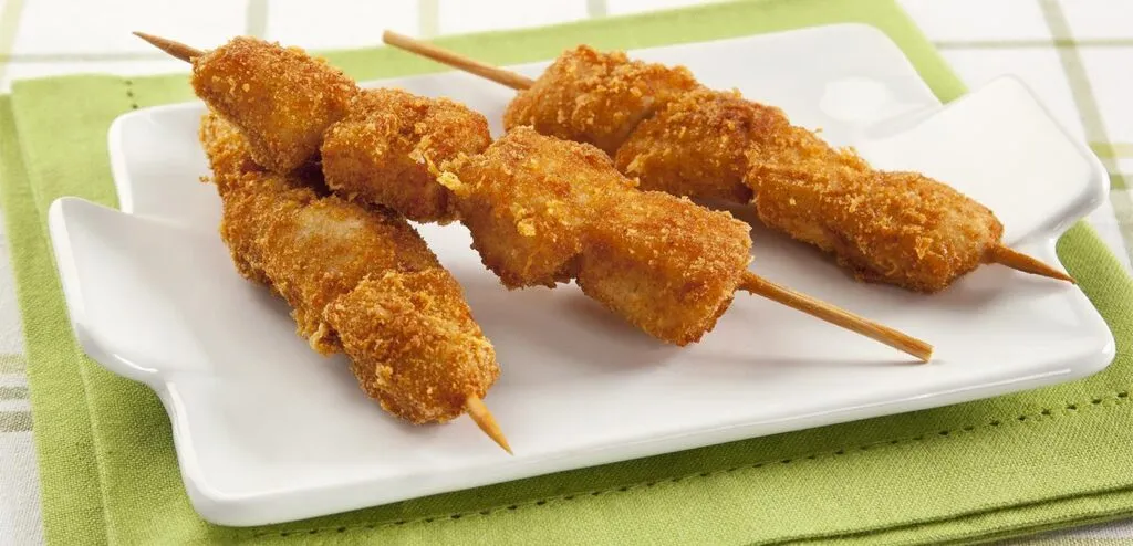 ESPETINHOS SABOROSOS DE FRANGO