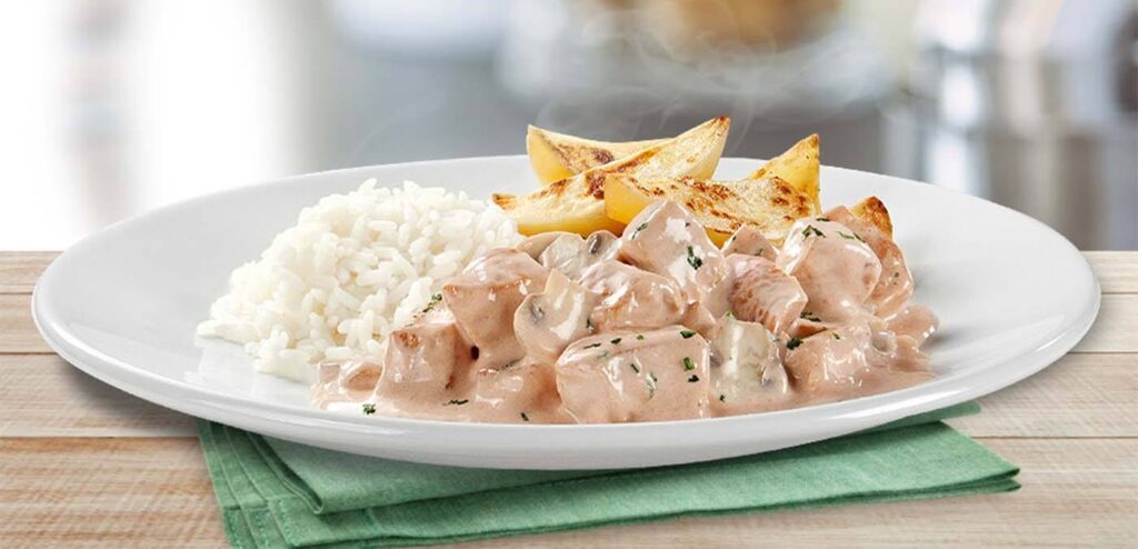 ESTROGONOFE DE FRANGO
