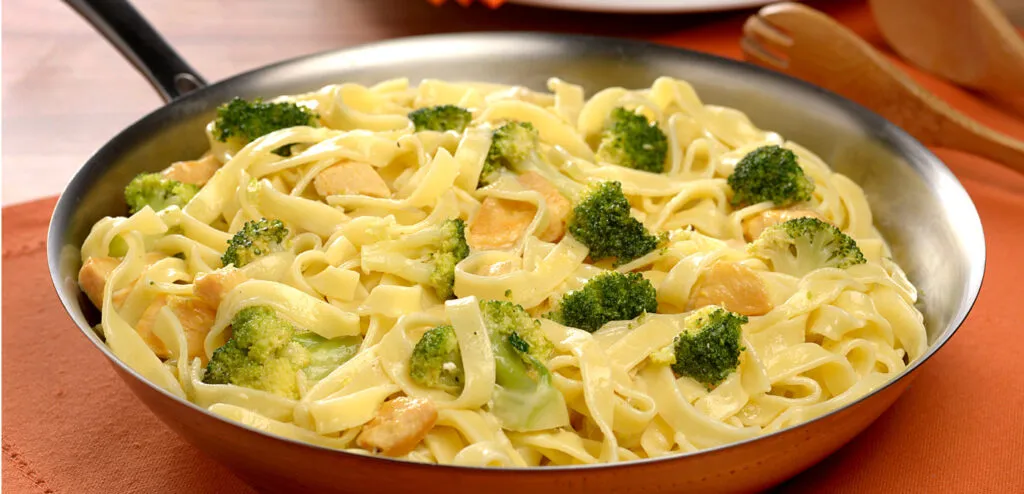 FETTUCCINE ALFREDO SAZÓN®