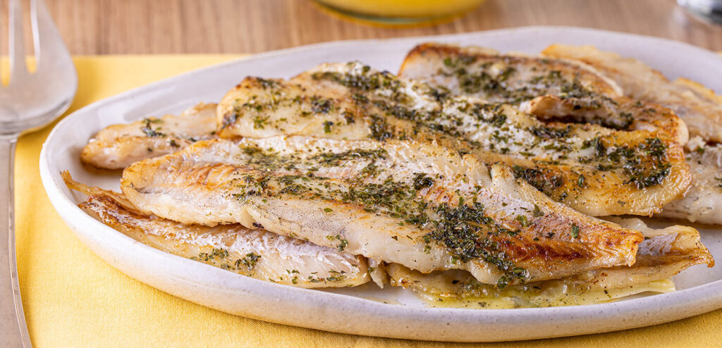 FILÉ DE PEIXE COM MANTEIGA TEMPERADA