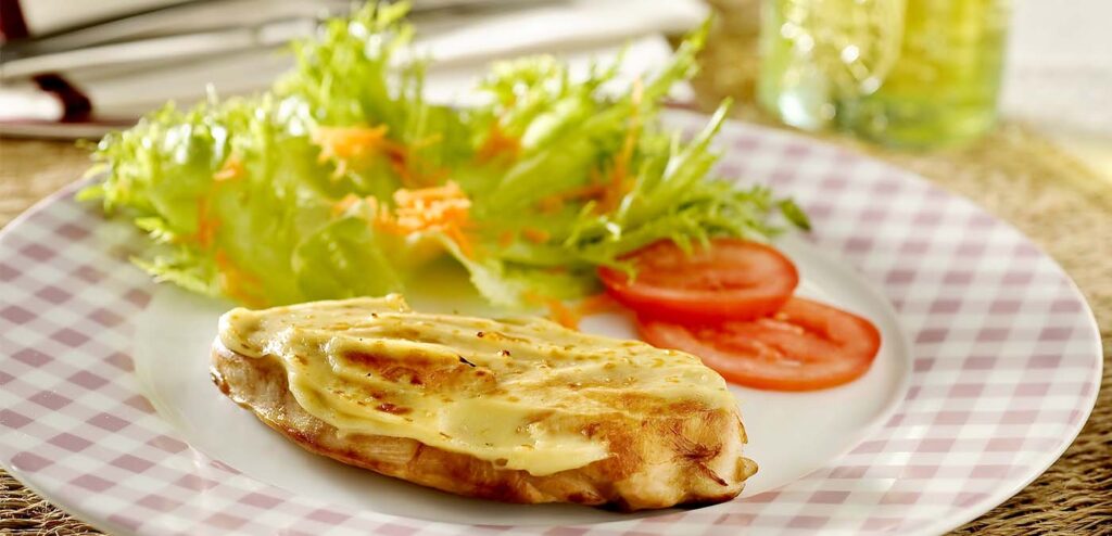 FILÉS DE FRANGO AO FORNO