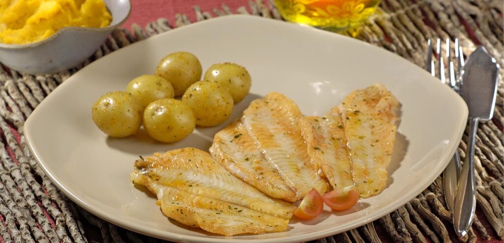 FILÉS DE LINGUADO COM BATATAS