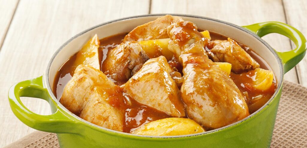FRANGO AO MOLHO VERMELHO