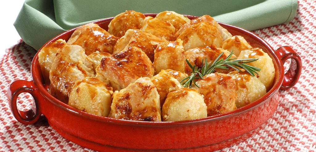 FRANGO COM BATATAS CORADAS
