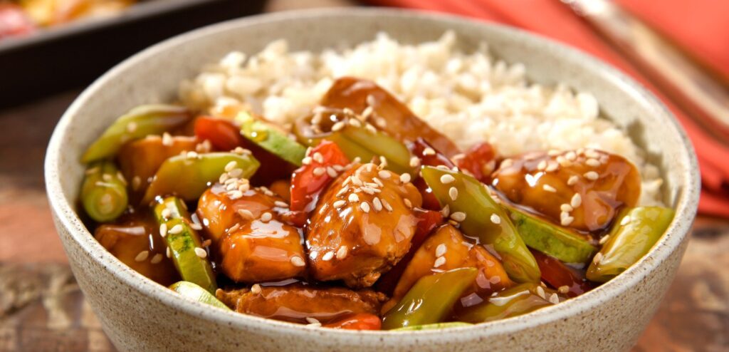 FRANGO COM LEGUMES AO MOLHO AGRIDOCE