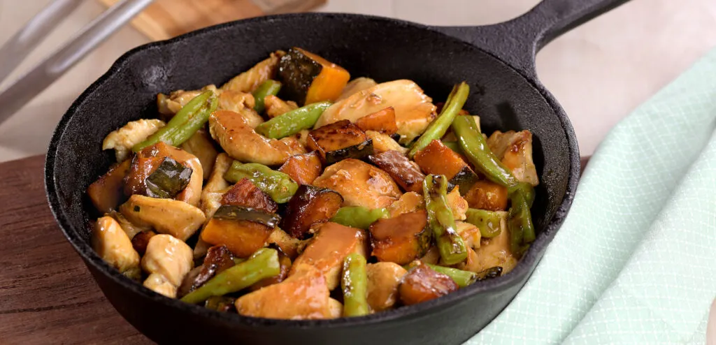 FRANGO COM LEGUMES DE FRIGIDEIRA