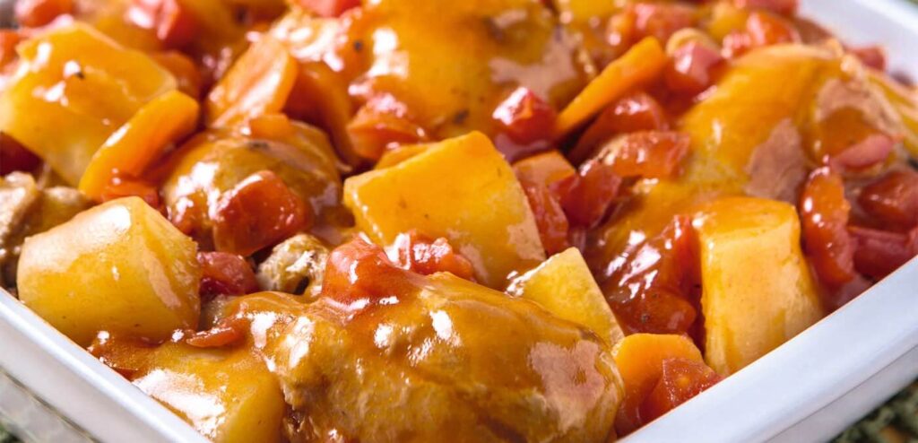 FRANGO COZIDO COM MANDIOCA