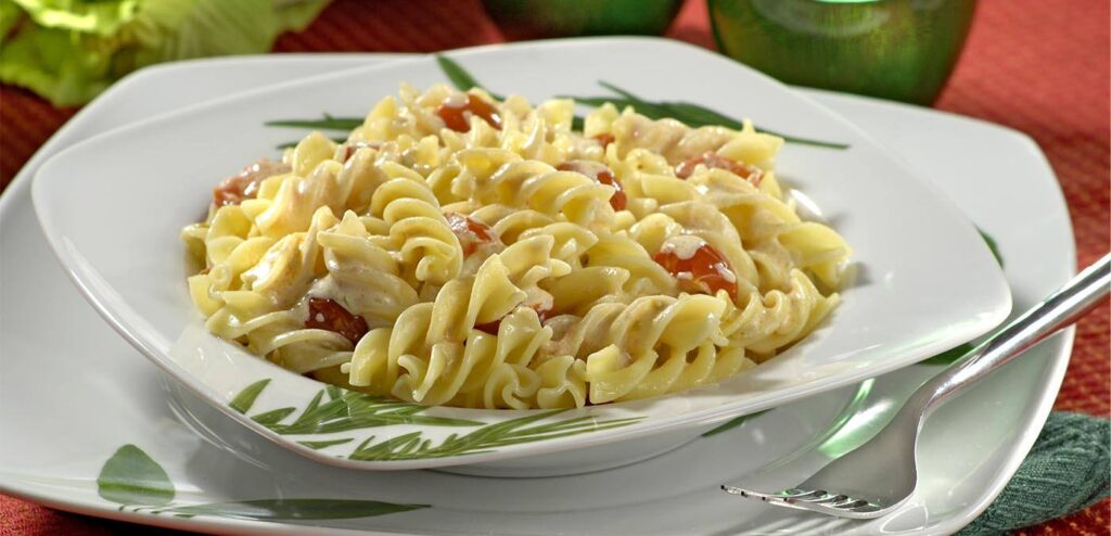 FUSILLI AO MOLHO DE TOMATE ESPECIAL