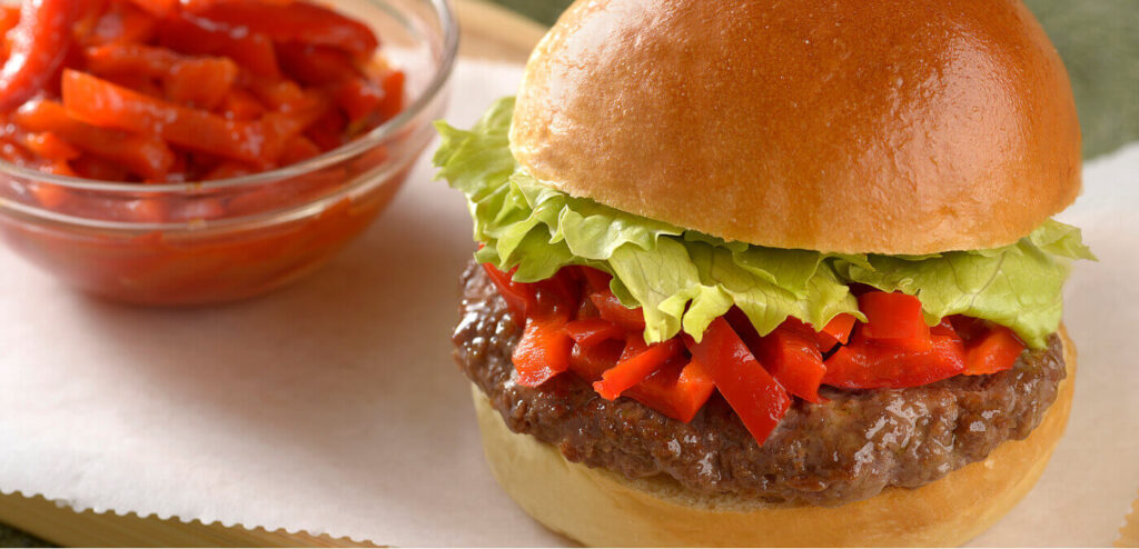 HAMBÚRGUER COM RELISH DE PIMENTÃO E SÓDIO REDUZIDO