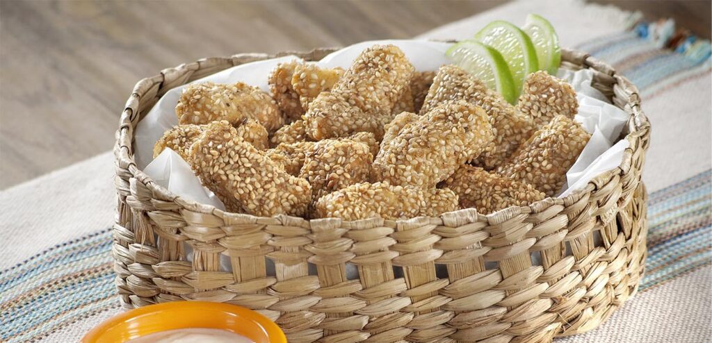 ISCAS CROCANTES DE PEIXE COM MOLHO DE LIMÃO